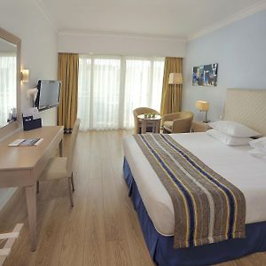 Deluxe Double or Twin Room Inland View